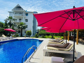 Claude Monet beach hotel